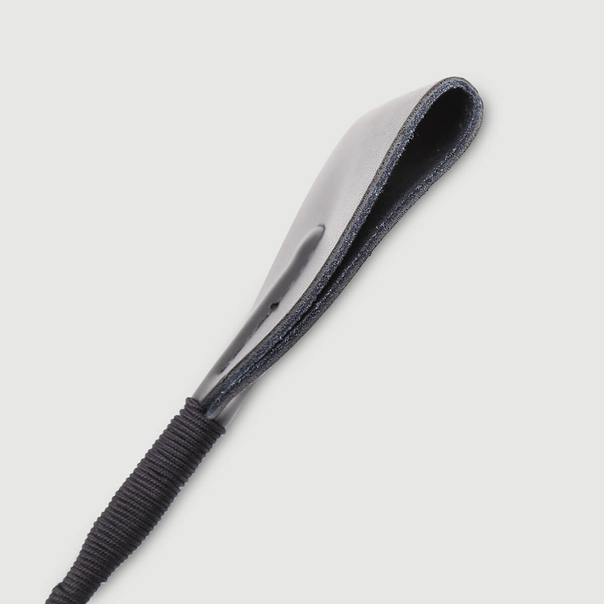 Δερμάτινο Crop Με Πλατύ Άκρο Leather Riding Crop With Broad Tip – Μαύρο by Sexopolis