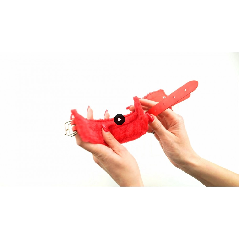 Δερμάτινες Χειροπέδες με Κρίκο & Εσωτερική Γούνα Ouch Plush Leather Hand Cuffs - Κόκκινες | Χειροπέδες - Ποδοπέδες