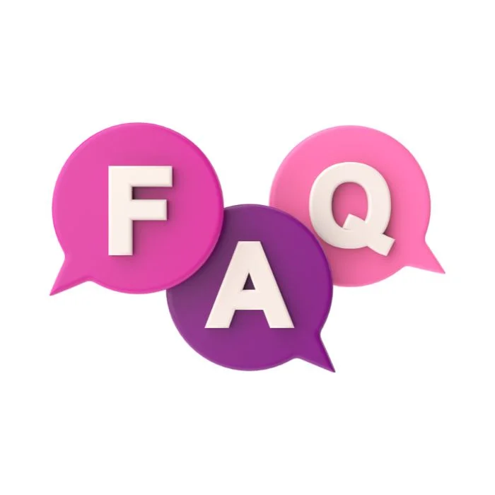 Εικονίδιο FAQ με γράμματα σε ροζ και μωβ φούσκες συνομιλίας πάνω σε λευκό φόντο.